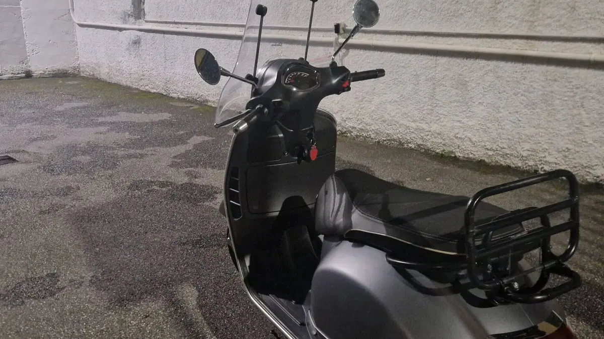 Vespa GTS 300 Super Sport Hpe (2021 - 22)  (5)