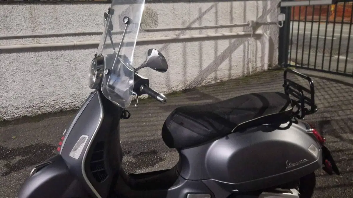 Vespa GTS 300 Super Sport Hpe (2021 - 22)  (6)