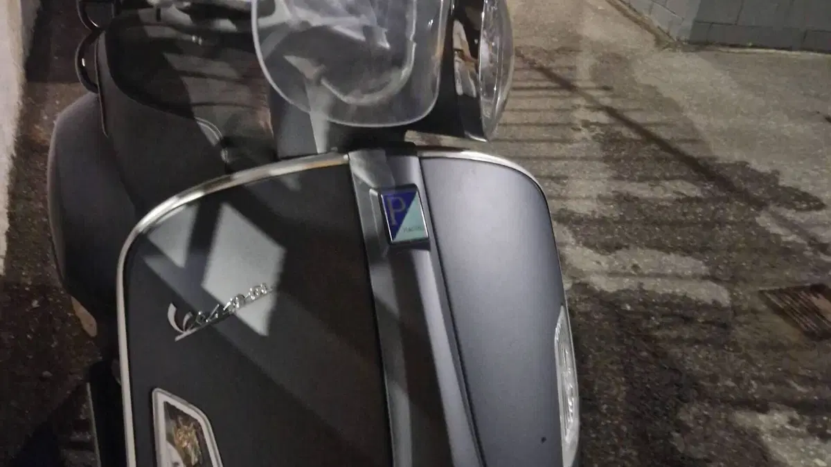 Vespa GTS 300 Super Sport Hpe (2021 - 22)  (9)