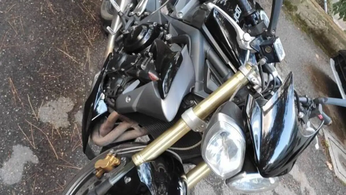 Triumph Street Triple (2013)  (2)