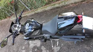 Triumph Street Triple (2013)  (6)