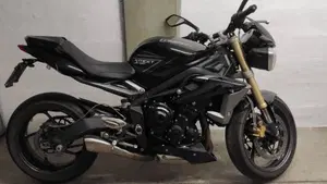 Triumph Street Triple (2013)  (5)
