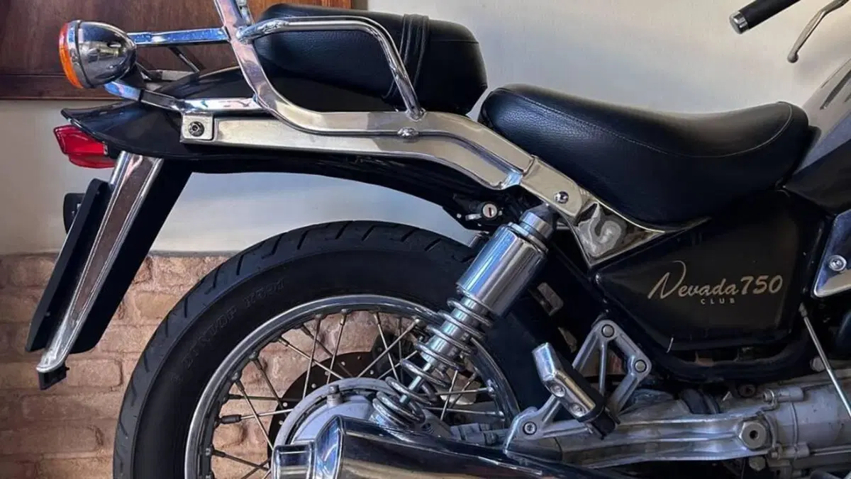 Moto Guzzi Nevada 750 Club (1998 - 01)  (5)