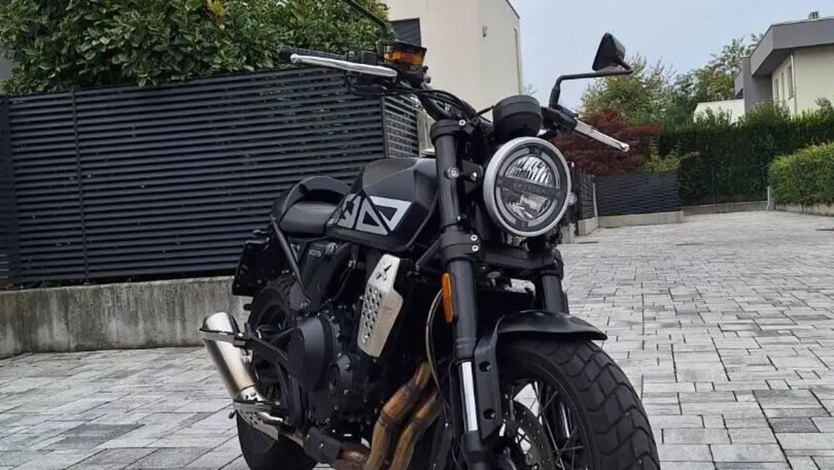 Brixton Motorcycles Crossfire 500 X (2021 - 26)  (5)