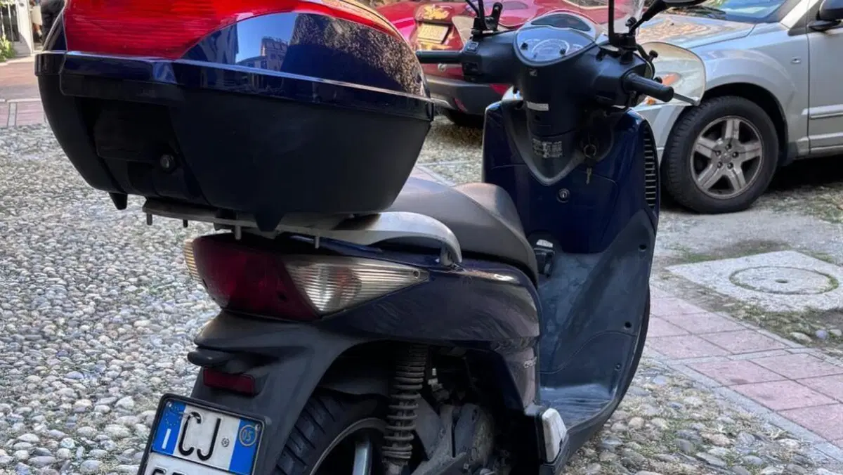 Honda SH 150 (2000 - 06)  (2)