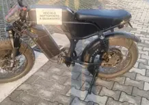 Pedali finti e 60 km/h gestiti dall'app: fermata bici elettrica illegale, scatta la stangata