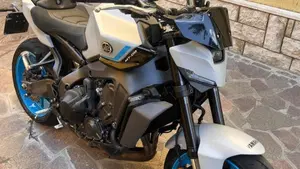 Yamaha MT-09 Y-AMT (2024 - 26)  (6)