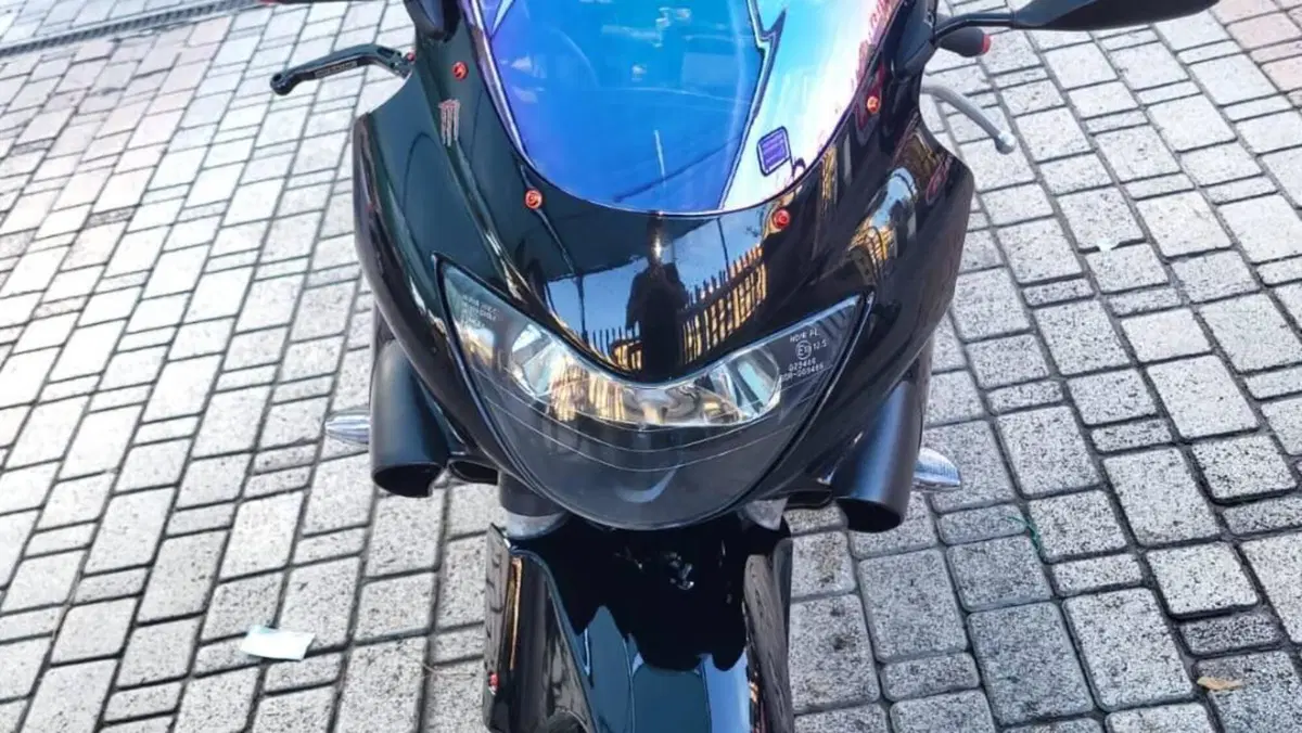 Honda CBR 600 F (1999 - 00)  (3)