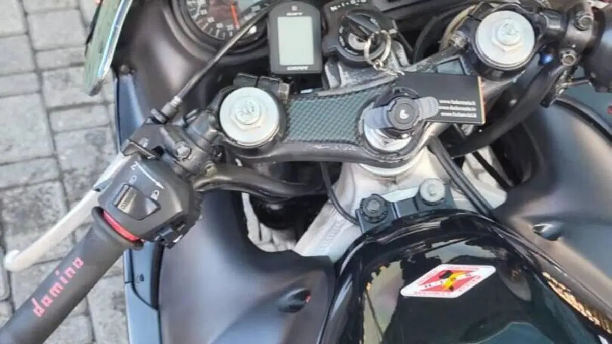 Honda CBR 600 F (1999 - 00)  (5)