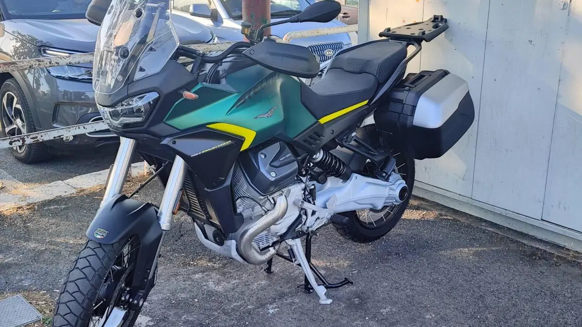 Moto Guzzi Stelvio (2024 - 26)  (3)