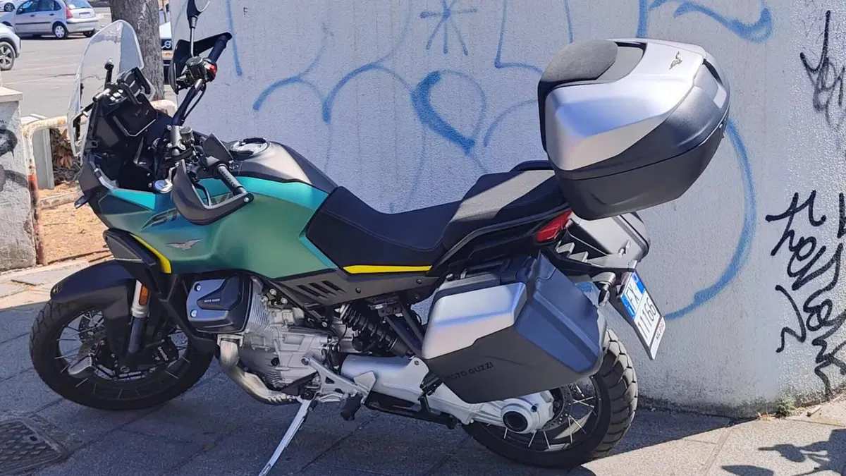 Moto Guzzi Stelvio (2024 - 26)  (5)