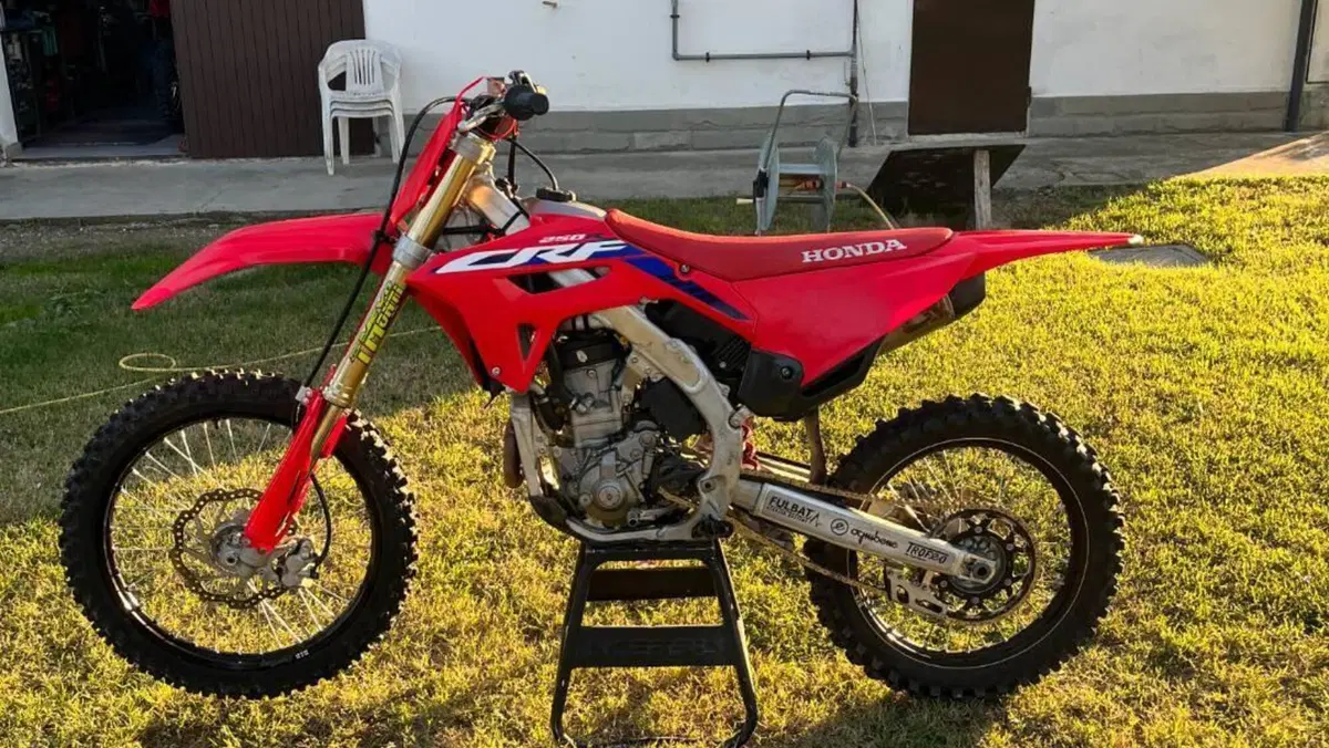 Honda CRF 250R (2023)  (5)