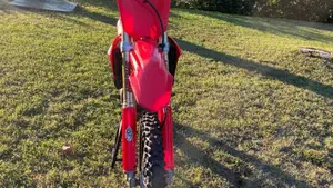 Honda CRF 250R (2023)  (6)