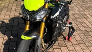 Triumph Street Triple 765 Moto2 Edition (2023 - 24)  (6)