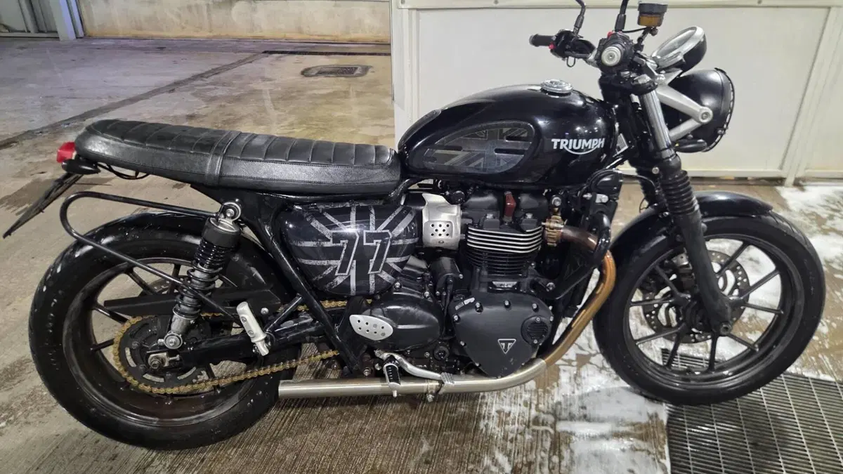 Triumph Street Twin 900 (2017 - 18) 
