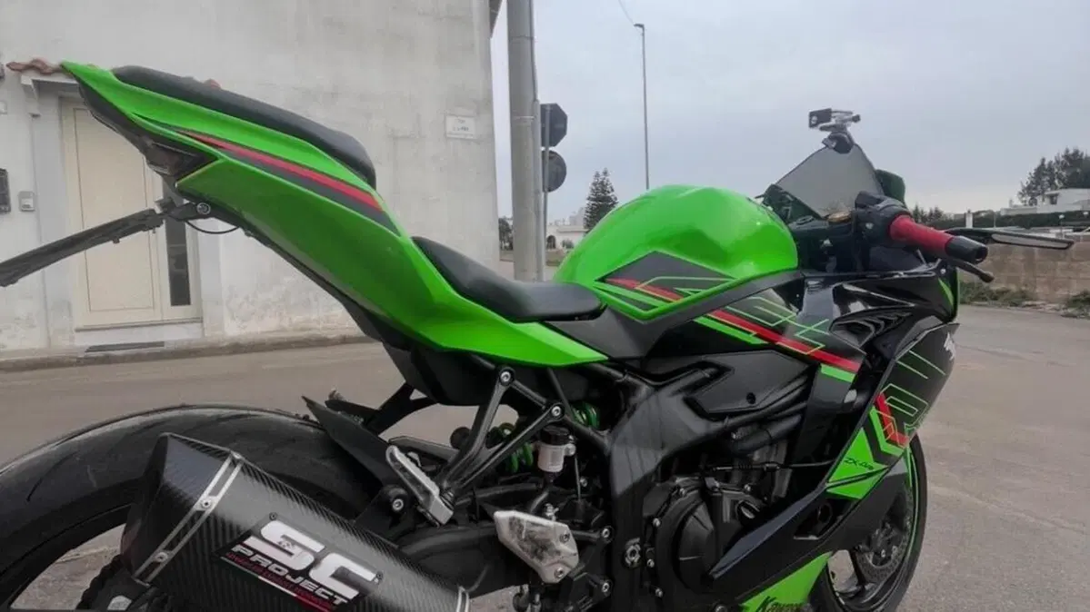 Kawasaki Ninja ZX-4R (2024 - 27)  (4)