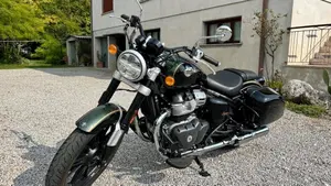 Royal Enfield Super Meteor 650 (2023 - 26)  (3)