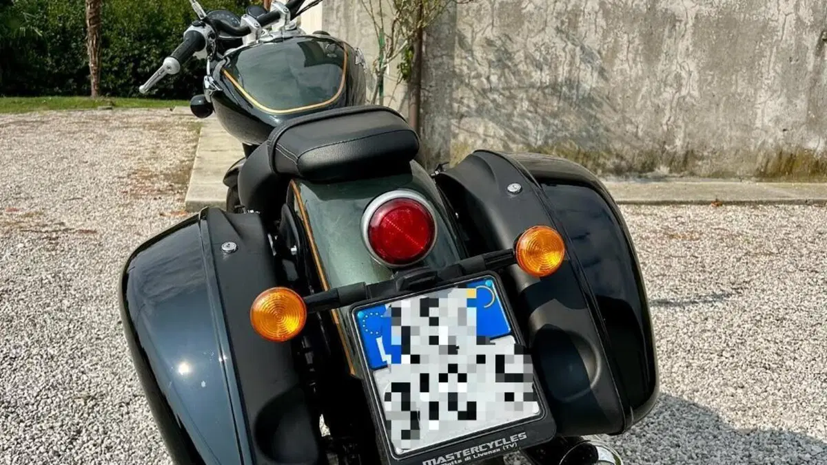 Royal Enfield Super Meteor 650 (2023 - 26)  (8)