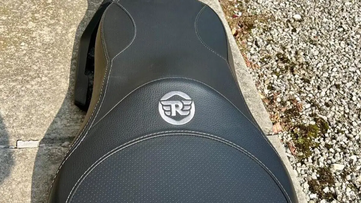 Royal Enfield Super Meteor 650 (2023 - 26)  (9)