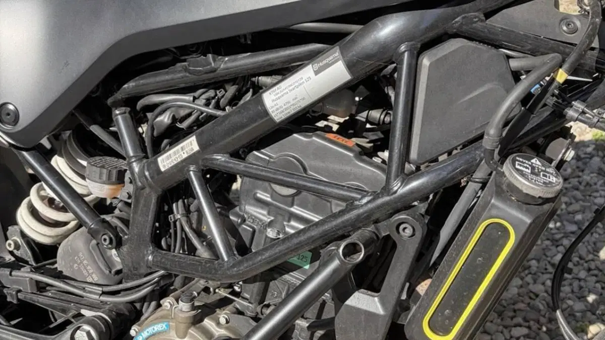 Husqvarna Svartpilen 125 (2021 - 23)  (2)