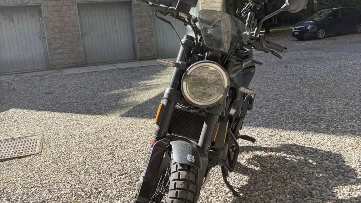 Husqvarna Svartpilen 125 (2021 - 23)  (8)