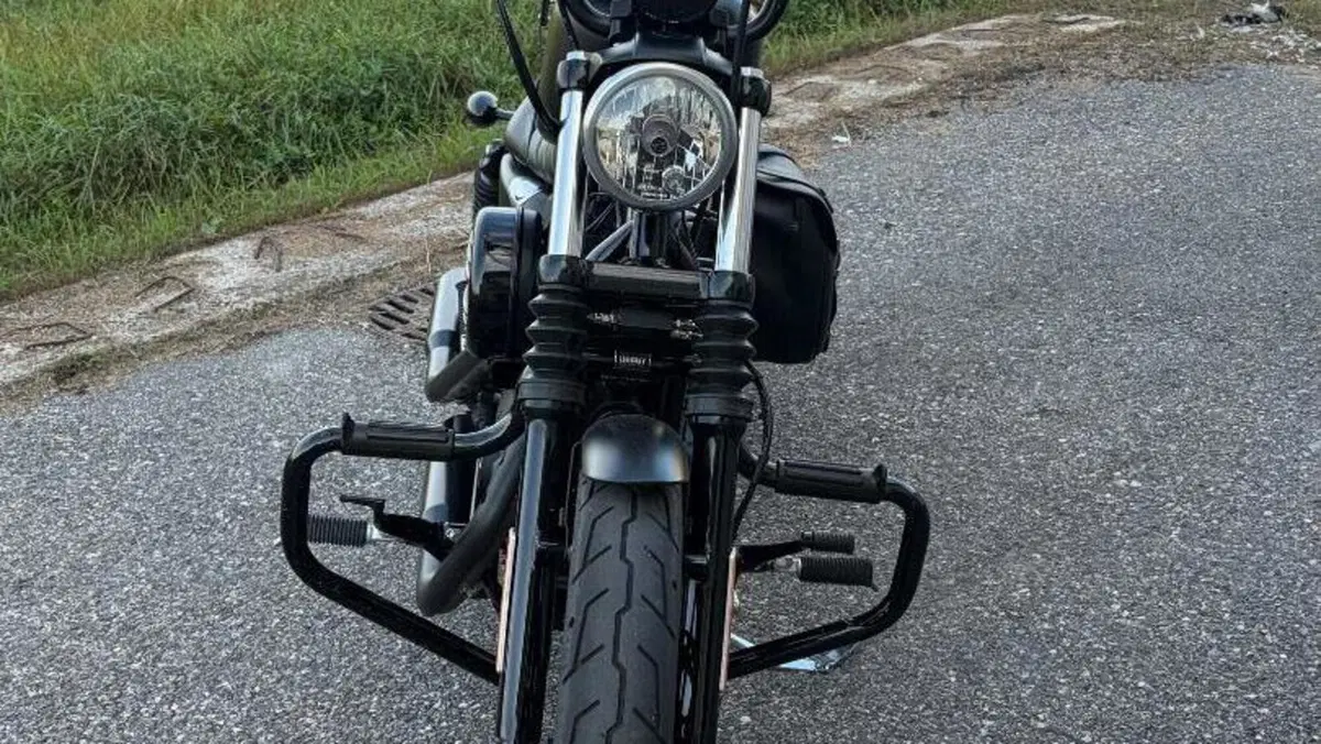 Harley-Davidson 883 Iron (2017 - 20) - XL 883N 