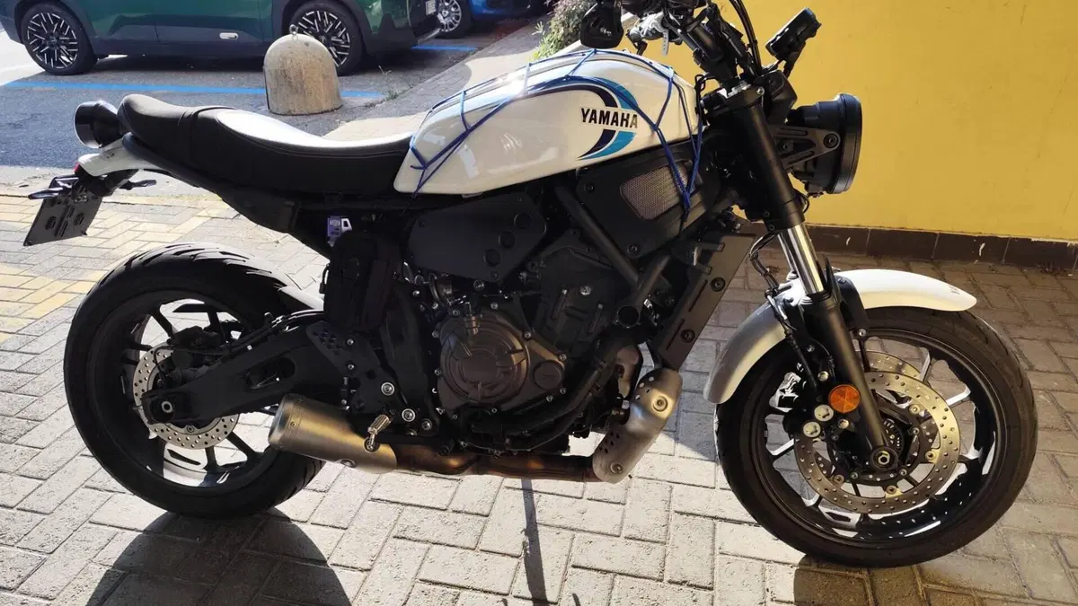 Yamaha XSR 700 (2022 - 26)  (2)