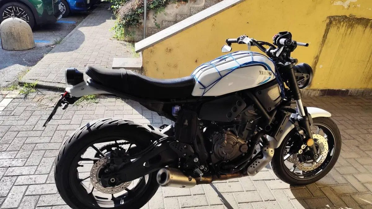 Yamaha XSR 700 (2022 - 26)  (3)