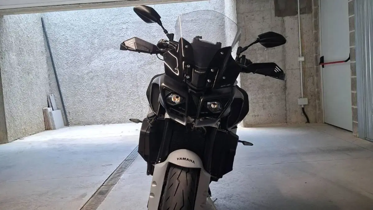 Yamaha MT-10 Tourer Edition (2017 - 20)  (2)