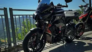 Yamaha MT-10 (2017 - 20)  (3)