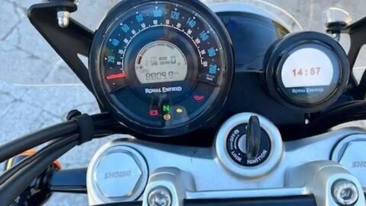 Royal Enfield Super Meteor 650 (2023 - 26)  (5)