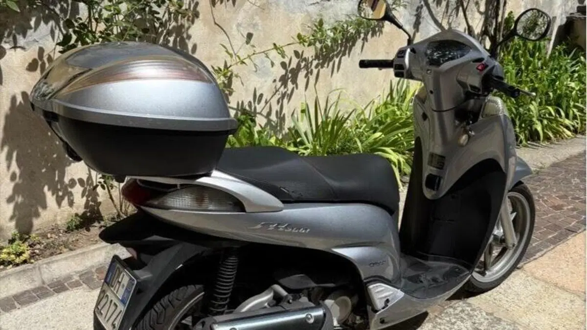 Honda SH 300 i (2006 - 10)  (2)
