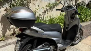 Honda SH 300 i (2006 - 10)  (2)