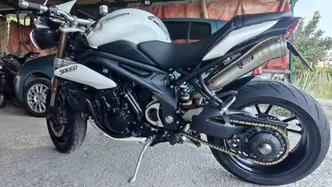 Triumph Speed Triple 1050 ABS (2011 - 15) usata