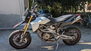 Aprilia Dorsoduro 750 Factory (2010 - 13) 