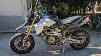 Aprilia Dorsoduro 750 Factory (2010 - 13) usata