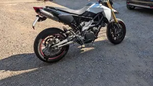 Aprilia Dorsoduro 750 Factory (2010 - 13)  (3)