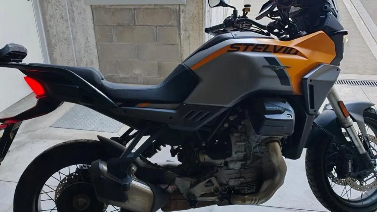 Moto Guzzi Stelvio (2024 - 26) 