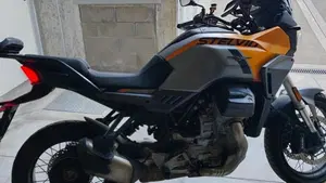 Moto Guzzi Stelvio (2024 - 26) 