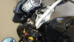 Triumph Speed Triple 1050 (2011 - 13)  (4)