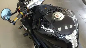 Triumph Speed Triple 1050 (2011 - 13)  (5)