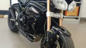 Triumph Speed Triple 1050 (2011 - 13)  (7)