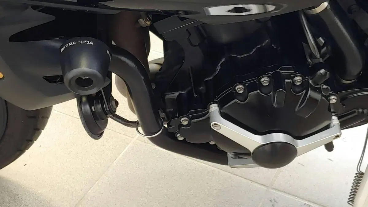 Triumph Speed Triple 1050 (2011 - 13)  (10)