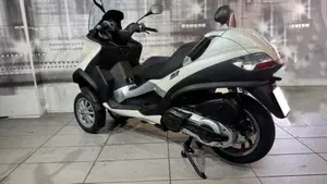 Piaggio MP3 LT 400 (2009 - 11)  (4)