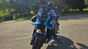 Suzuki GSX-8S Team Suzuki Edition (2024)  (6)