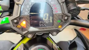 Kawasaki Z 900 (2017 - 18)  (5)