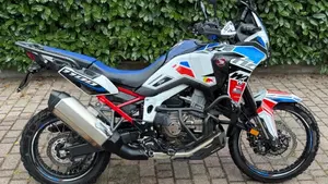 Honda Africa Twin CRF 1100L DCT (2022 - 23)  (2)