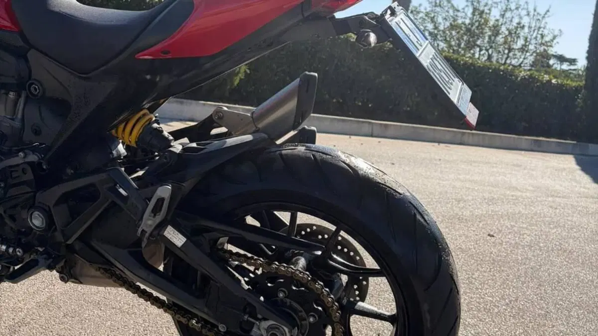 Ducati Monster 937 (2021 - 25)  (2)
