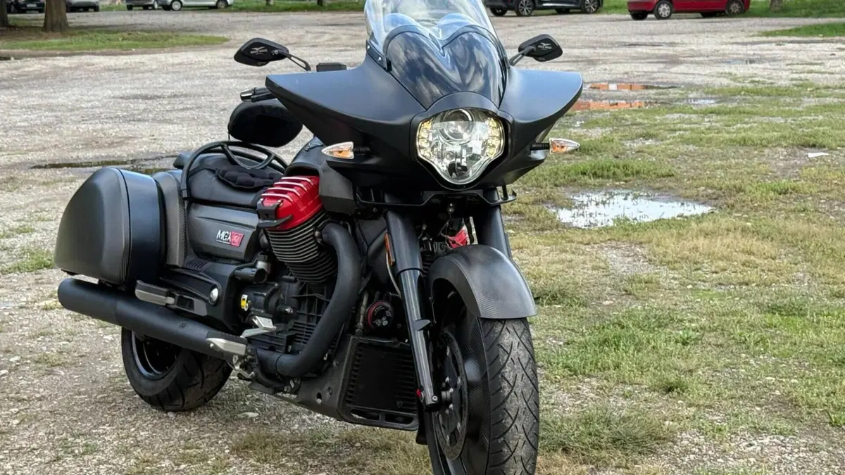 Moto Guzzi MGX 21 1400 (2016 - 20)  (9)