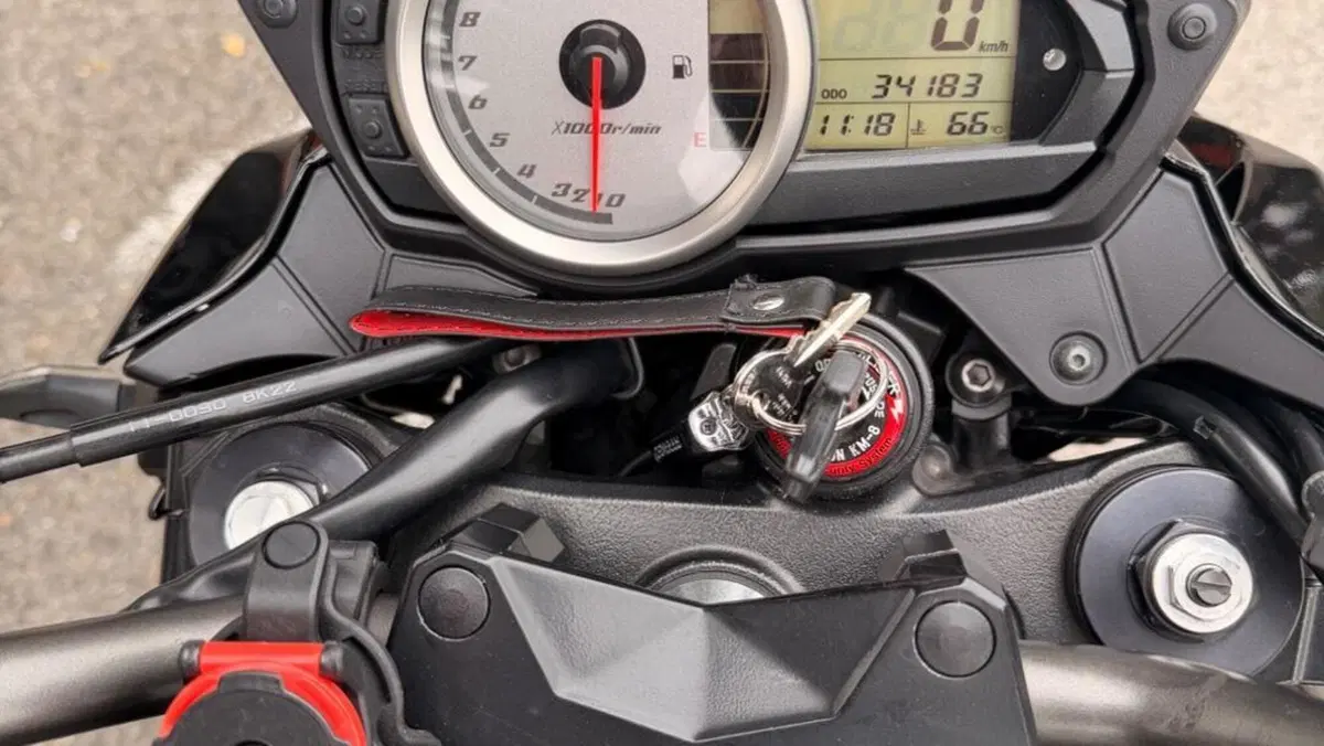 Kawasaki Z 750 (2007 - 14)  (2)
